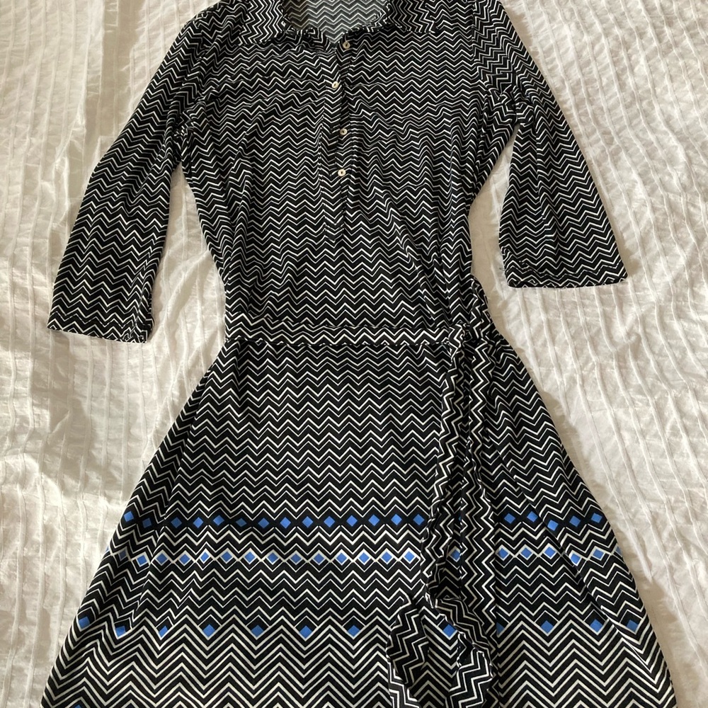 Max Studio Black and Gray Wrap Dress with Polo Collar